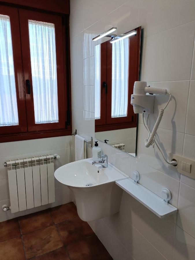 아주아 Mirador De Ribadiso 호스텔 외부 사진